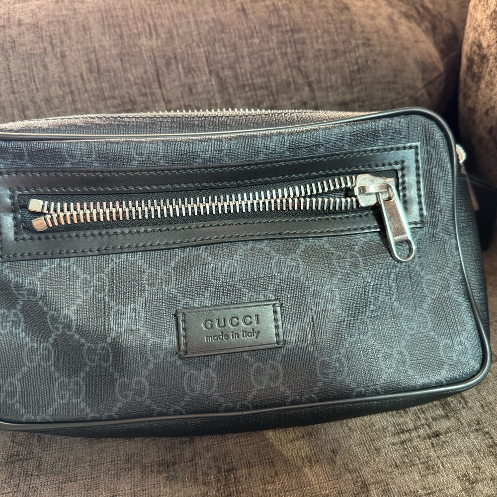 Gucci GG Supreme belt Bag